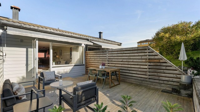 Tidligere sommerbilde av terrassen