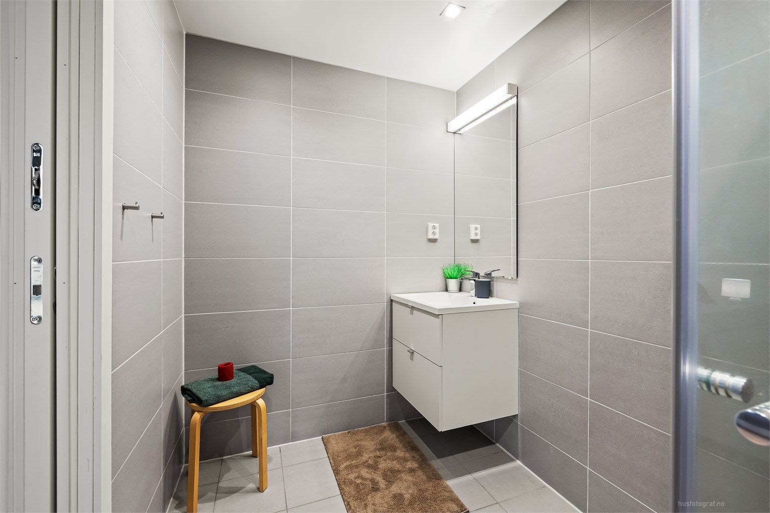 Eget bad (bad 2) tilhørende hovedsoverommet