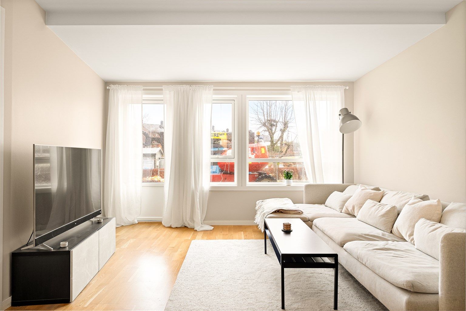 Velkommen til Flaktveitsvingane 7! En nydelig 2-roms leilighet etablert i 2017 med gjennomgående god teknisk standard og svært god planløsning. Et perfekt førstegangskjøp! 