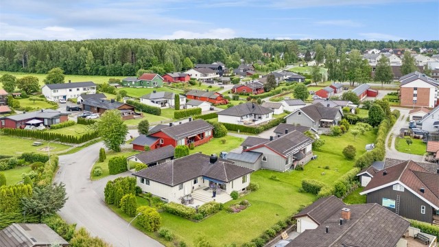 Velkommen til Høgvollvegen 82 - Flott enebolig i et rolig og populært boligområde.