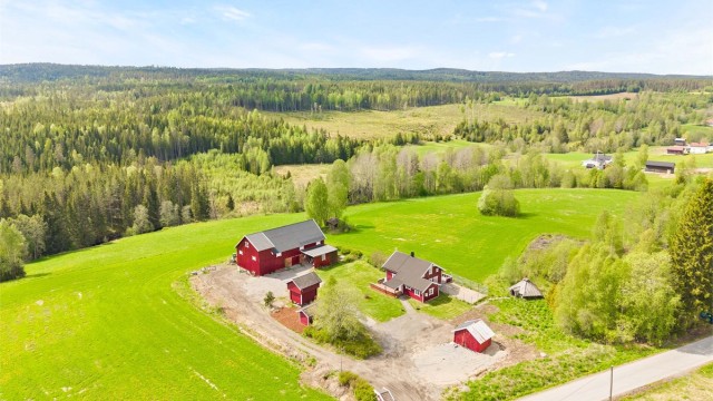 Eiendomsmegler Krogsveen v. Frida Tørrishaug har gleden av å ønske velkommen til Sjølivegen 640!