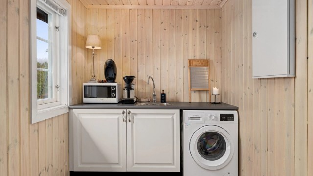 Praktisk med eget vaskerom. Dette rommet er opprinnelig tegnet som bod/teknisk rom.