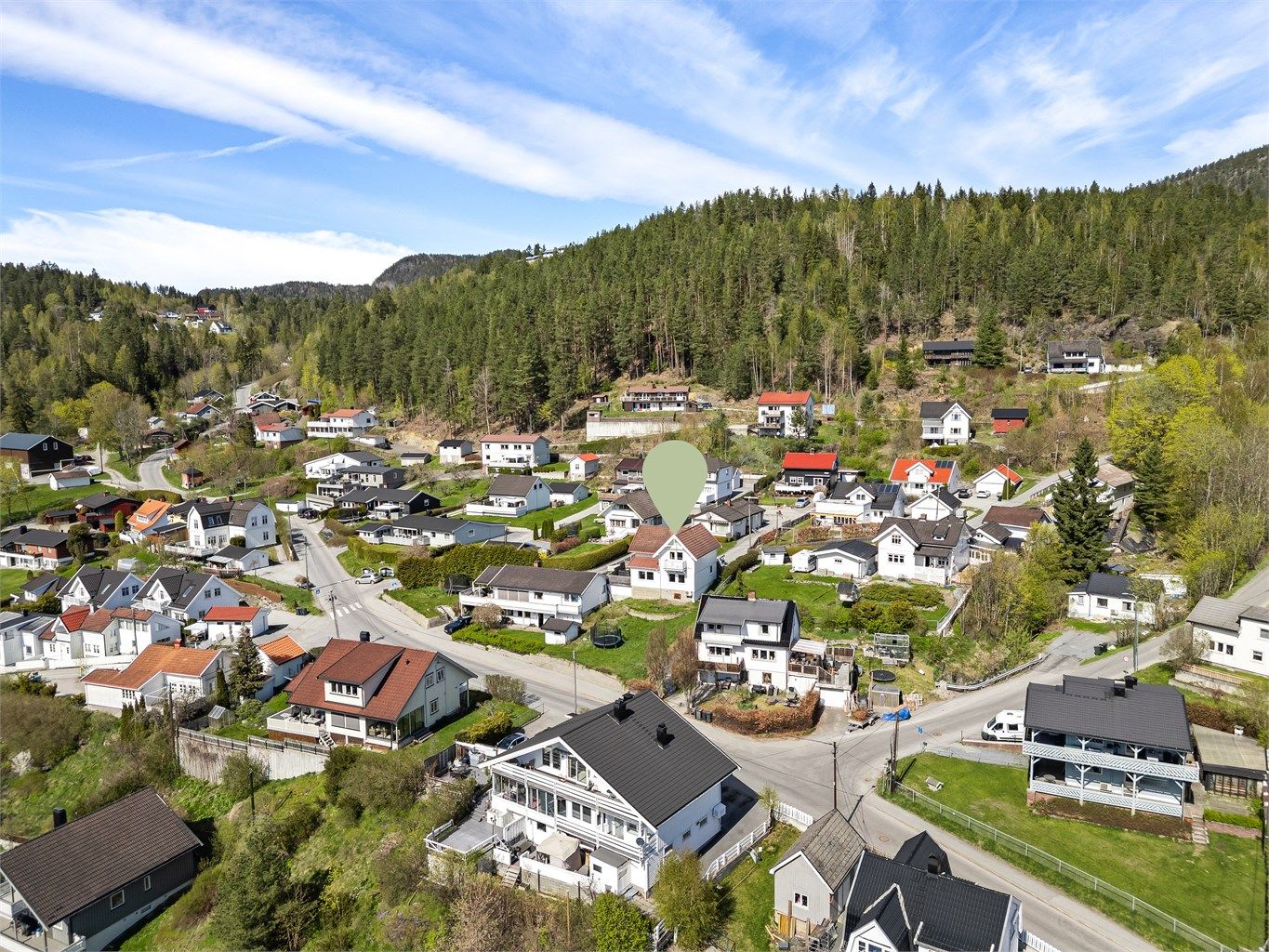 For den turglade er det kort vei til flotte turområder med stier, lysløyper og fiskevann.