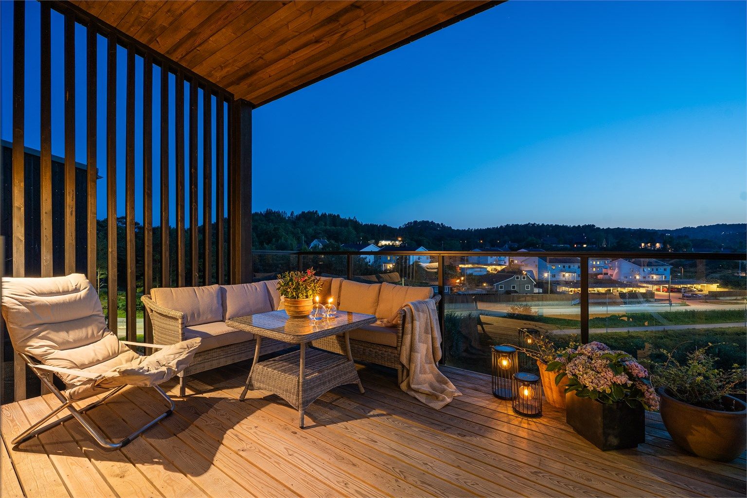 Velkommen til Sukkevannslia 66 - En innbydende og innholdsrik bolig med sentral og barnevennlig beliggenhet. Gode sol- og utsiktsforhold 