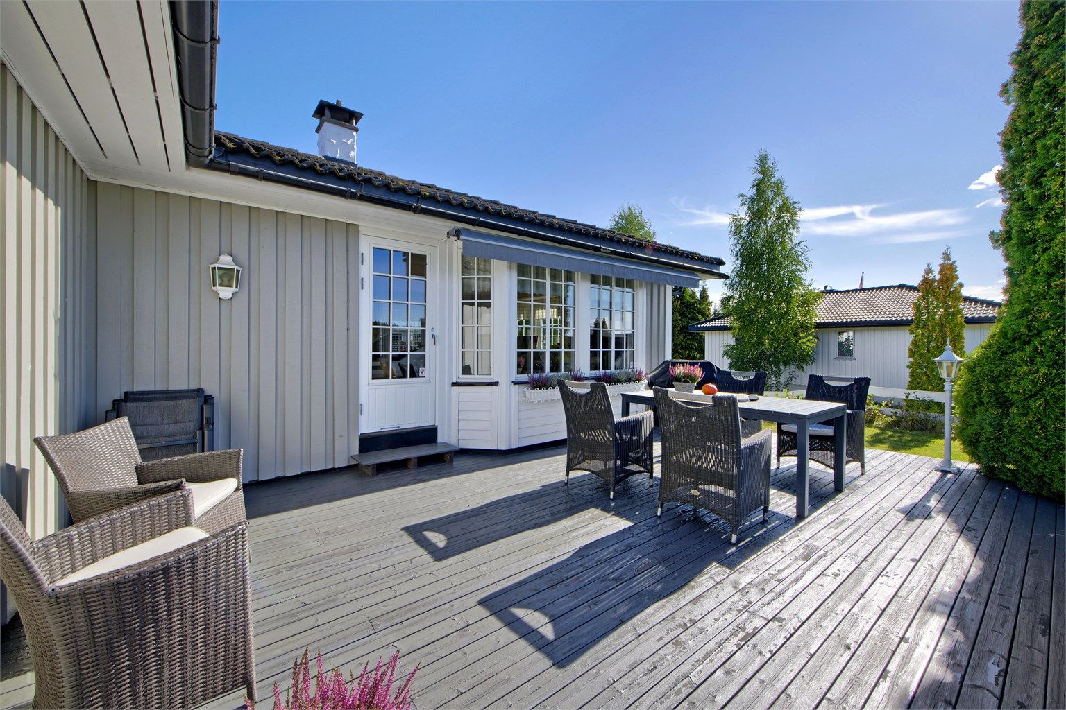 Uteplass med adkomst fra stue