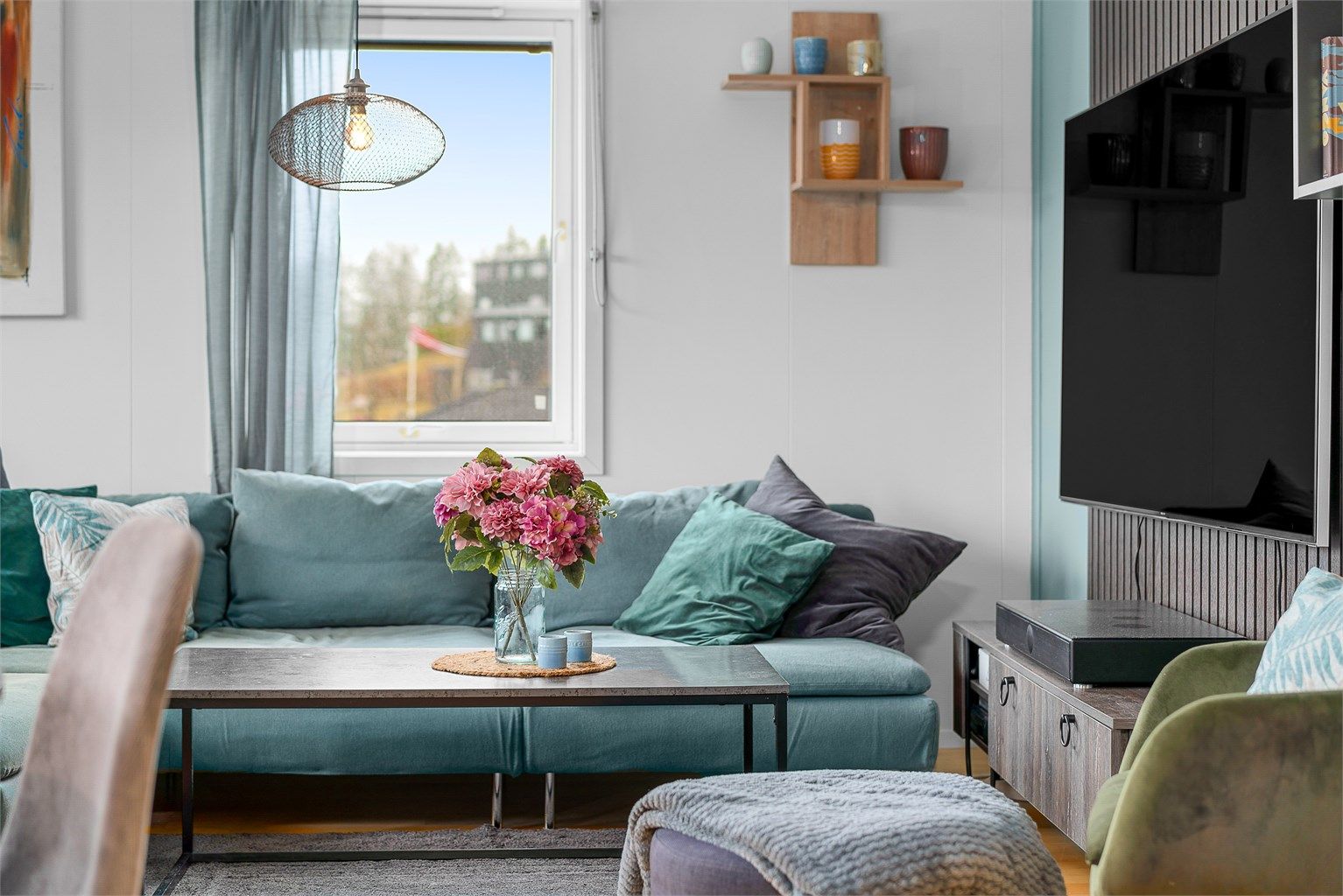 Velkommen til Øvre Kjellerstuvei 10 - Presentert av Alice U. Lundberg v/Krogsveen 