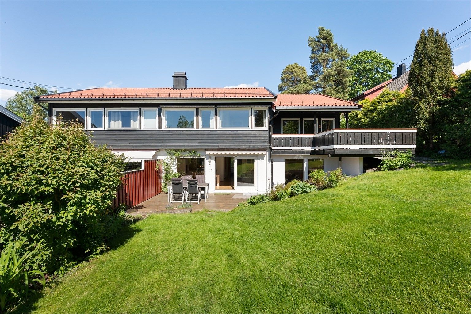 Velkommen til denne familievennlige tomannsboligen på Høvik!
Foto:Zovenfra AS