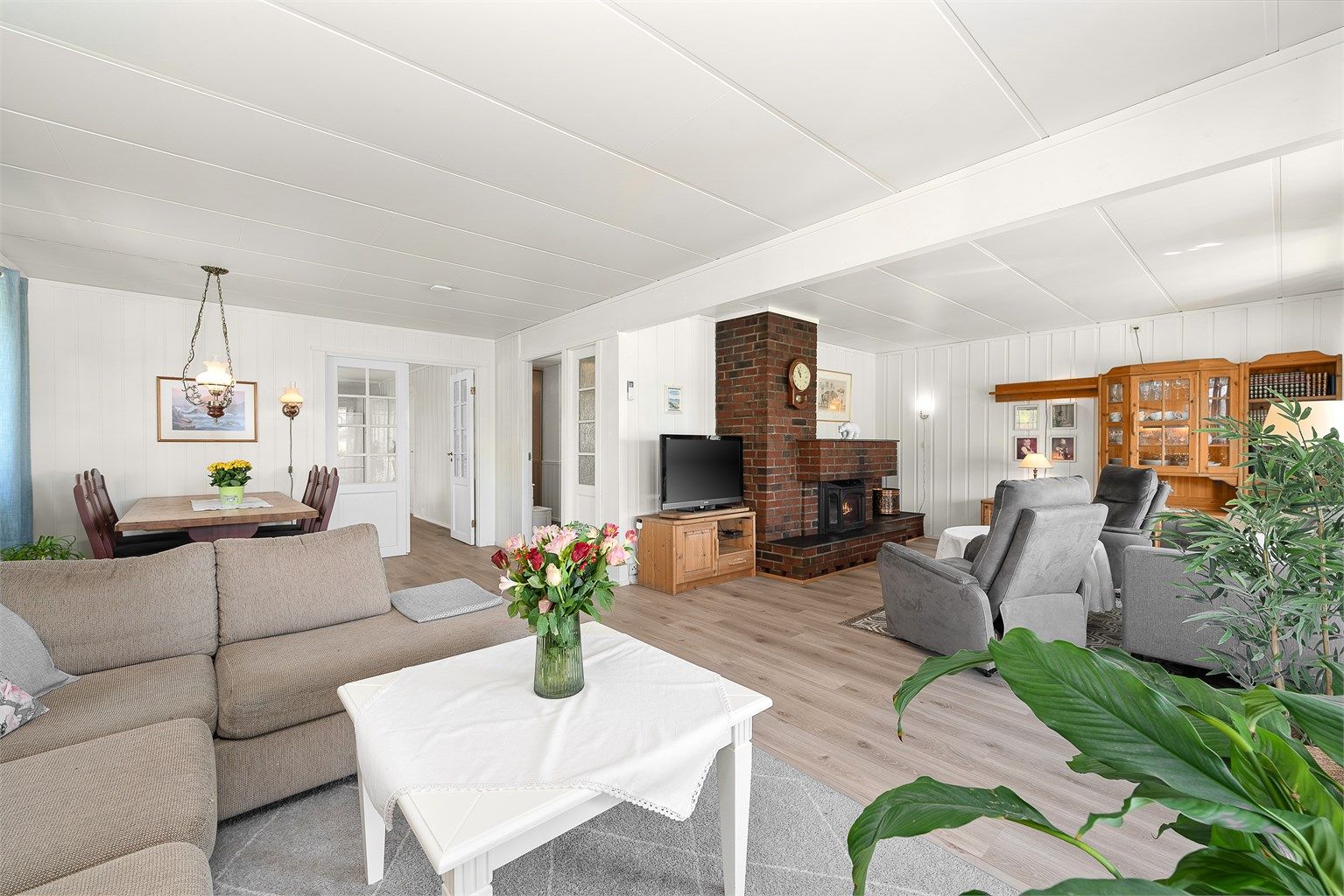 For kalde dager kan man ta i bruk stemningsfull peis