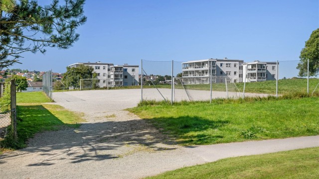 Barnevennlig, med balløkke like ved!