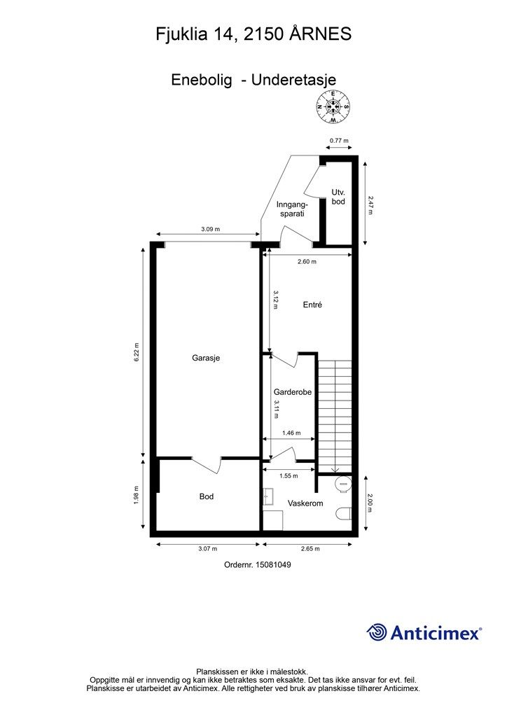 Underetasjen er boligens praktiske sone med entré, garderobe, vaskerom og direkte tilgang til garasjen.