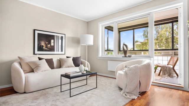 Velkommen til Mekanikerveien 26!
En lys og romslig 2-roms i 2.etasje i rolig, stille og populært område på Oppsal/Godlia.