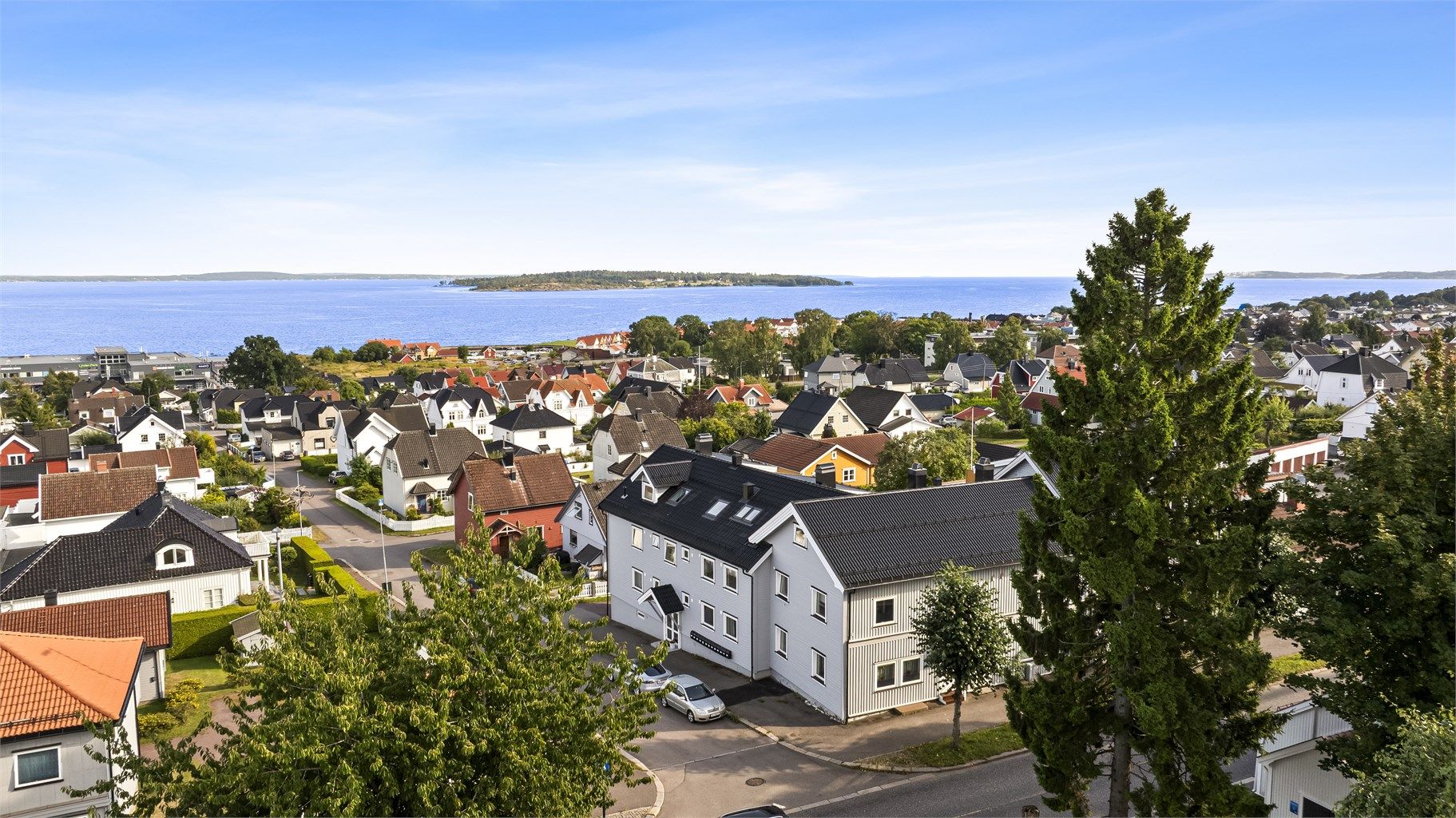 Nyt den flotte utsikten over Horten og Oslofjorden.