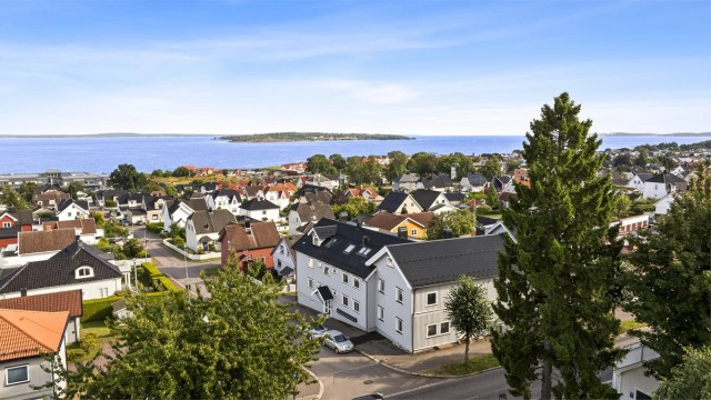 Nyt den flotte utsikten over Horten og Oslofjorden.