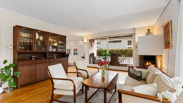 Her er det god plass til både sofagruppe og annet møblement.