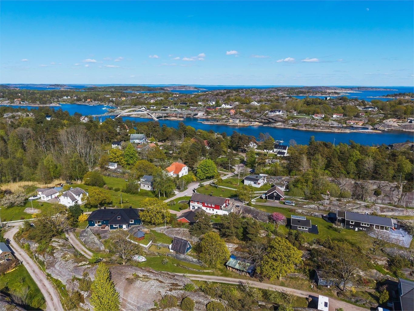 Eiendommen er på 4.901,8 kvm og er en stor, fantastisk tomt på vakre Ødekjære! 