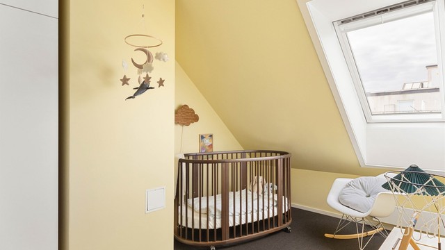 Soverom 2 har også Velux takvindu og egner seg like godt som barnerom, gjesterom eller kontor.