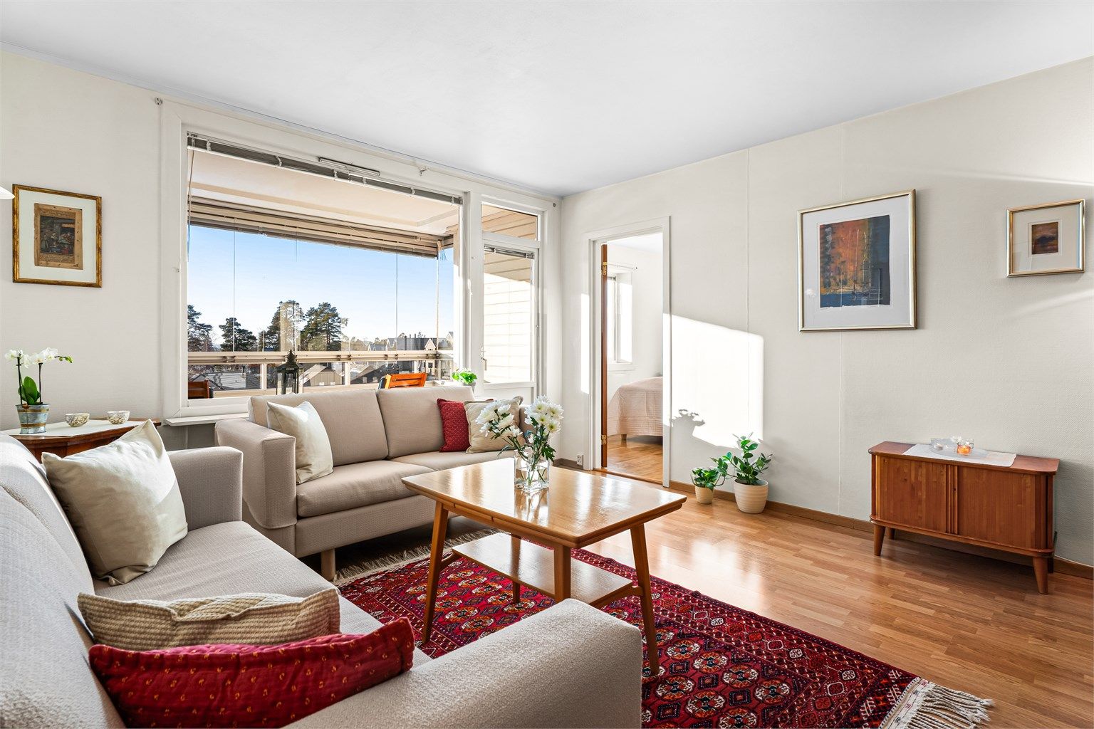 Det er pipeløp i bygningen (teglsteinspipe) - Ved montering av ildsted er andelseier forpliktet til å sette seg inn i og følge bestemmelsene borettslagets veileder.