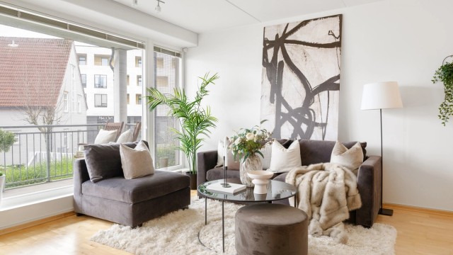 Store gode vindusflater slipper inn godt med lys.