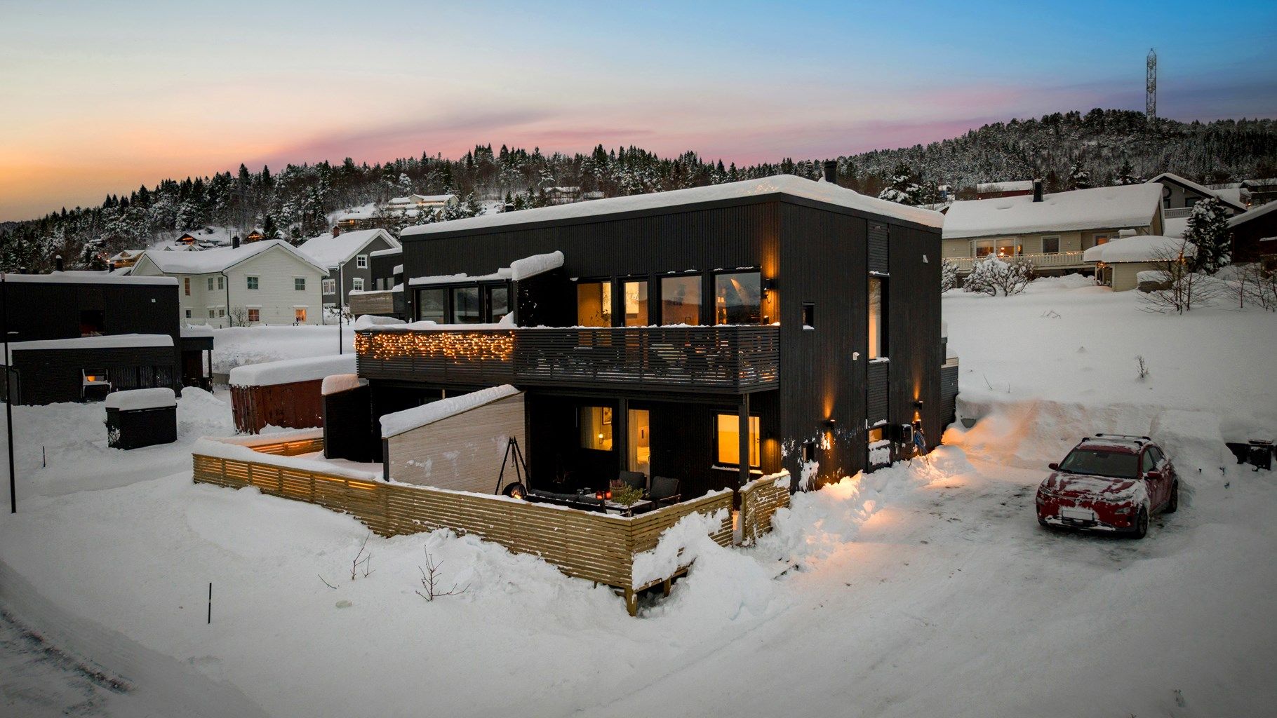 Lundbøen 29B presenteres av Krogsveen v/eiendomsmegler Robert T. Iversen