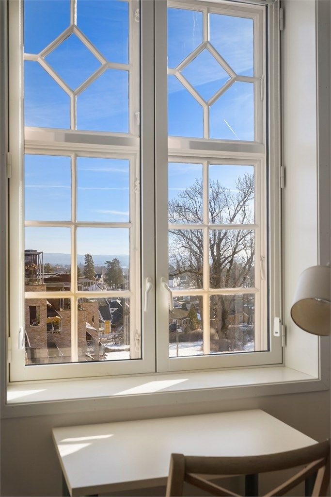 Fra leiligheten på en praktfull høyde har du en fin utsikt over nærområdet.