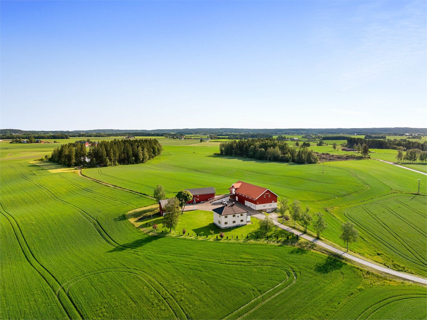 En i ordets rette forstand landlig og ikke minst fredfull perle, fem minutter unna Rakkestad sentrum.