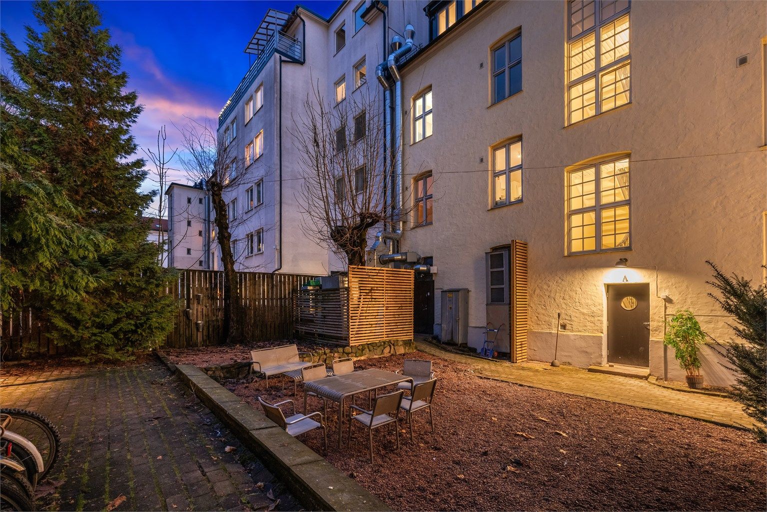 Eiendomsmegler Krogsveen v/Idriss Eliassy ønsker velkommen til Trondheimsveien 4C