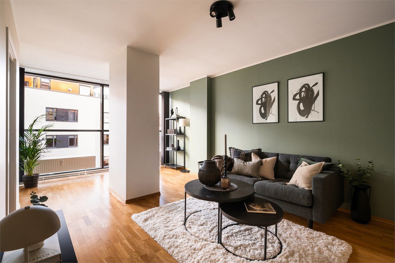 En moderne og romslig 3-roms over to plan i attraktive Pilestredet Park