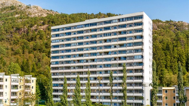 Velkommen til Loddefjordveien 34. Barnevennlig boligområde med lite til ingen gjennomkjøring.