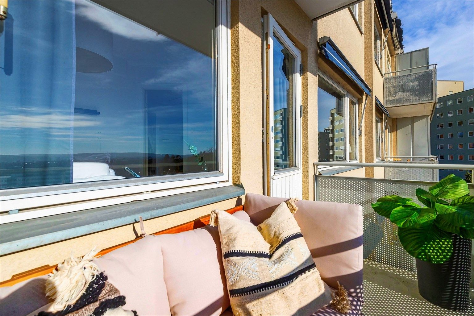 Solrik utsiktsbalkong på ca. 3 kvm