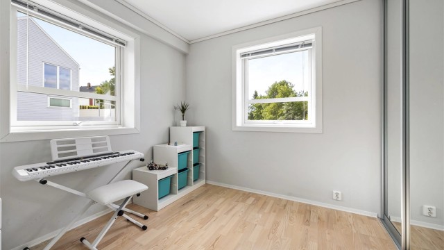 Soverom i første etasje, ideelt som gjesterom eller kontor.