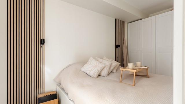 Soverommet har god plass til dobbeltseng og er innredet for en rolig og behagelig atmosfære.