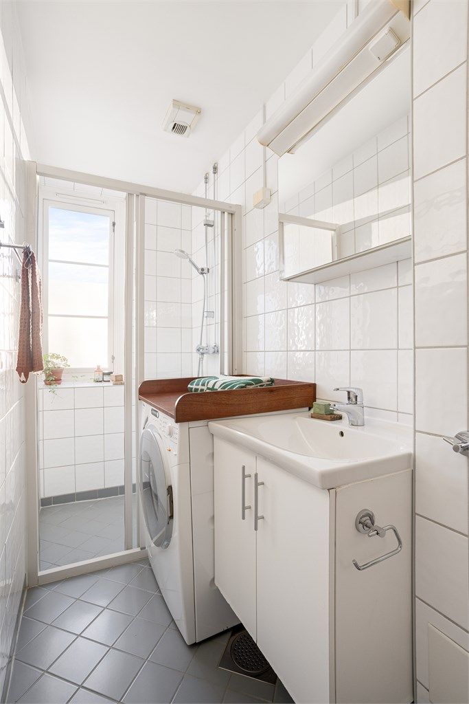 Flislagt bad som ble pusset opp i regi av sameiet i 2007