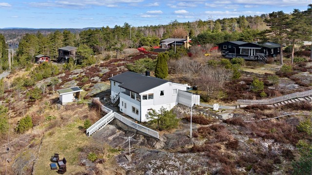 Eiendommen er tilknyttet Øvre Gylteåsen Vel, som blant annet vedlikeholder fellesarealer.