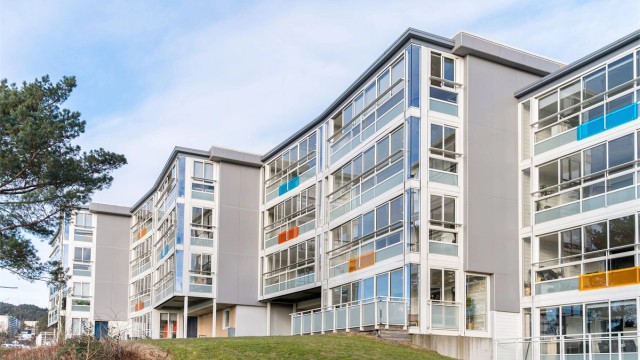 - En 3-roms leilighet med usjenert beliggenhet på bakkeplan -