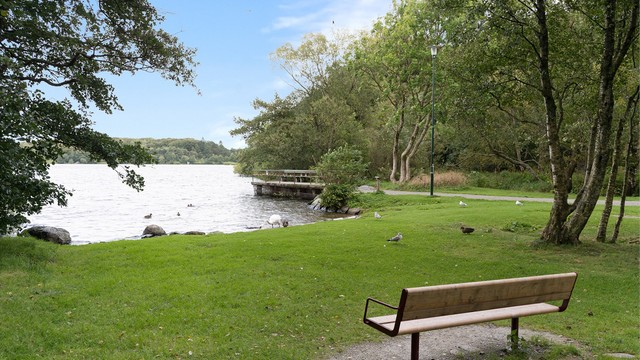 Det er også kort vei til Madla, turområdene i Sørmarka og en kort kjøretur til Stavanger sentrum.