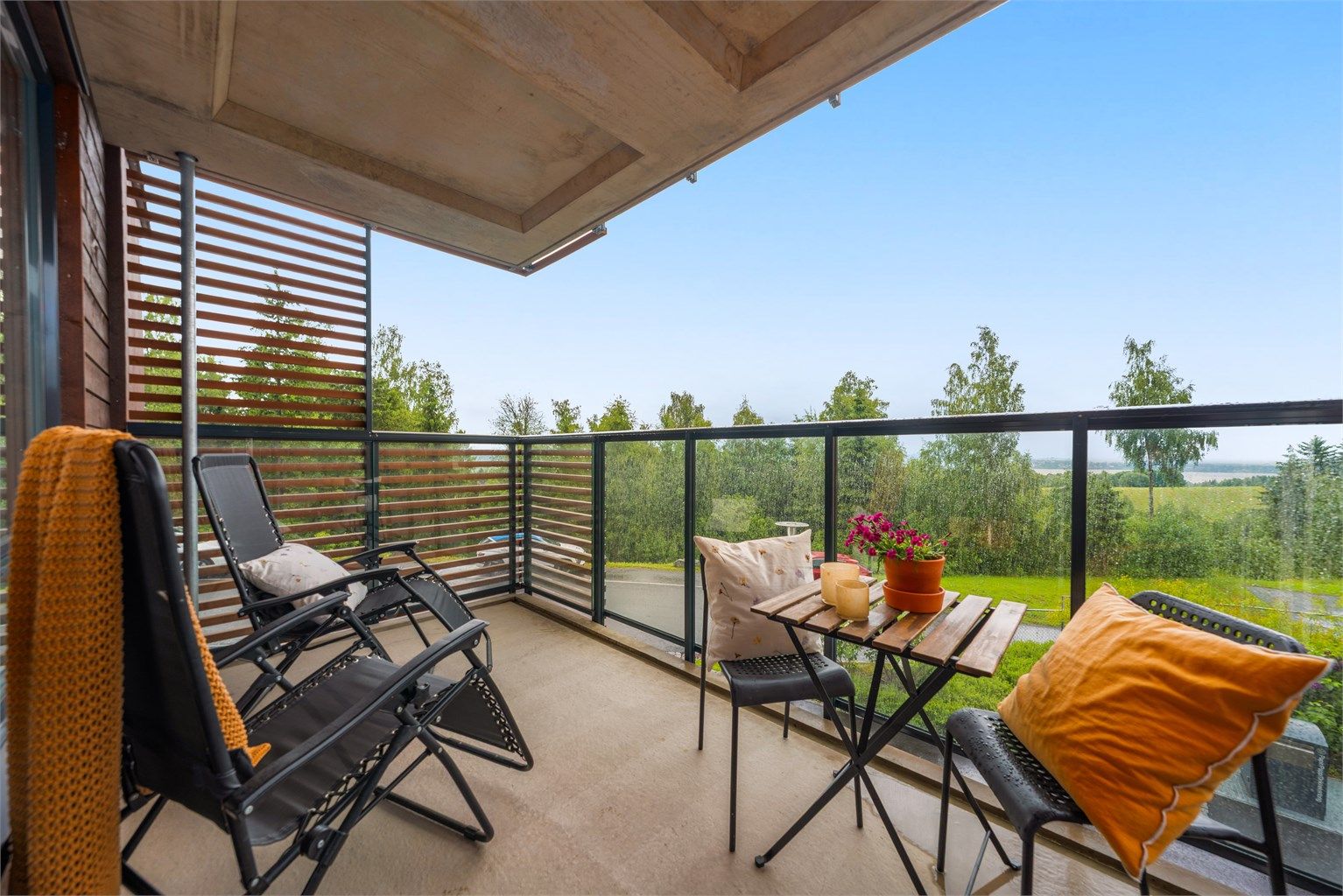 Fra kjøkkenet er det utgang til en balkong på 9 m² med fin utsikt over nærområdet.
Foto: [Fotograf eller fotofirma]