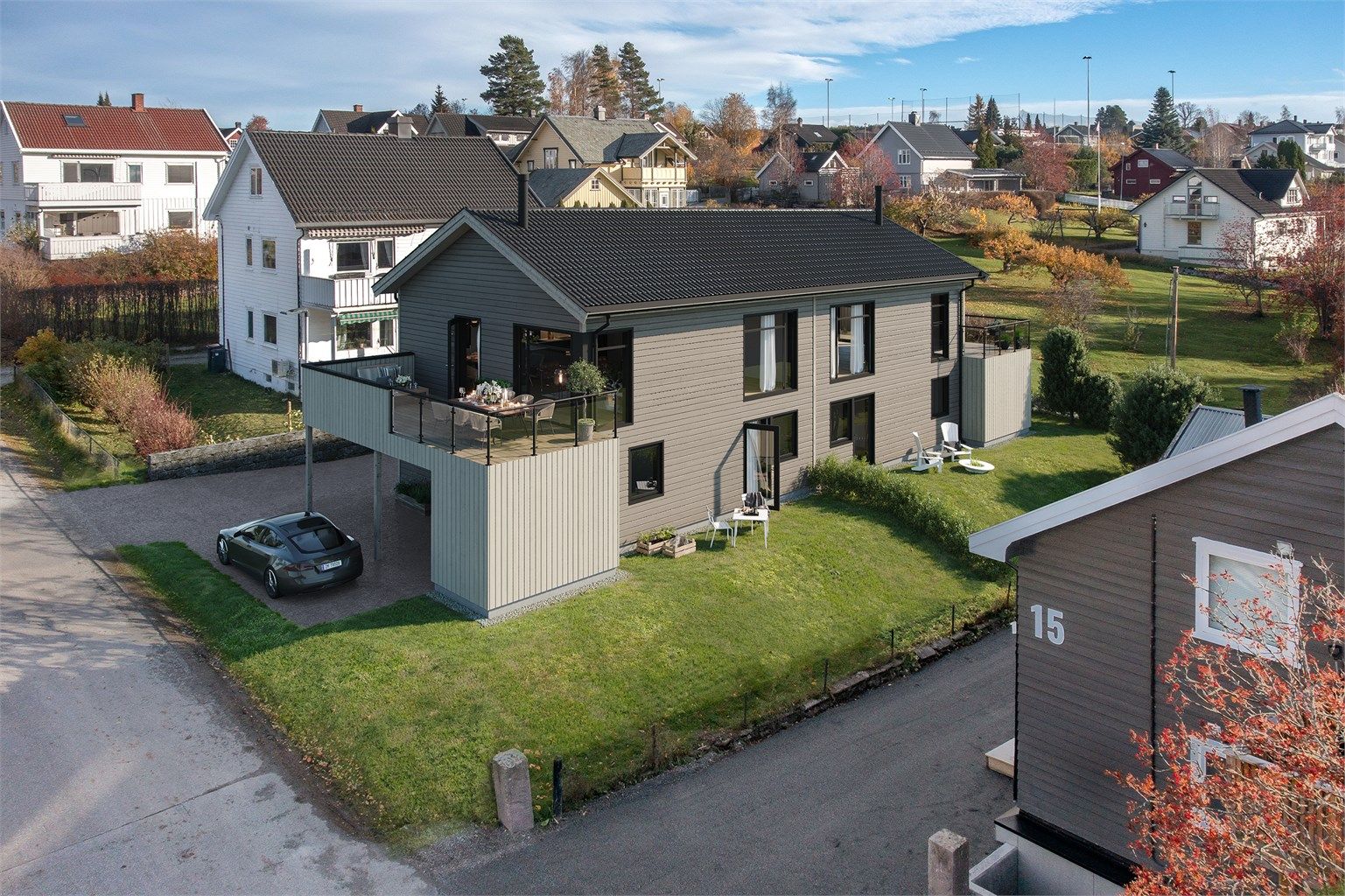 Moderne tomannsbolig med populær beliggenhet. Illustrasjonsbilde og avvik kan forekomme. 