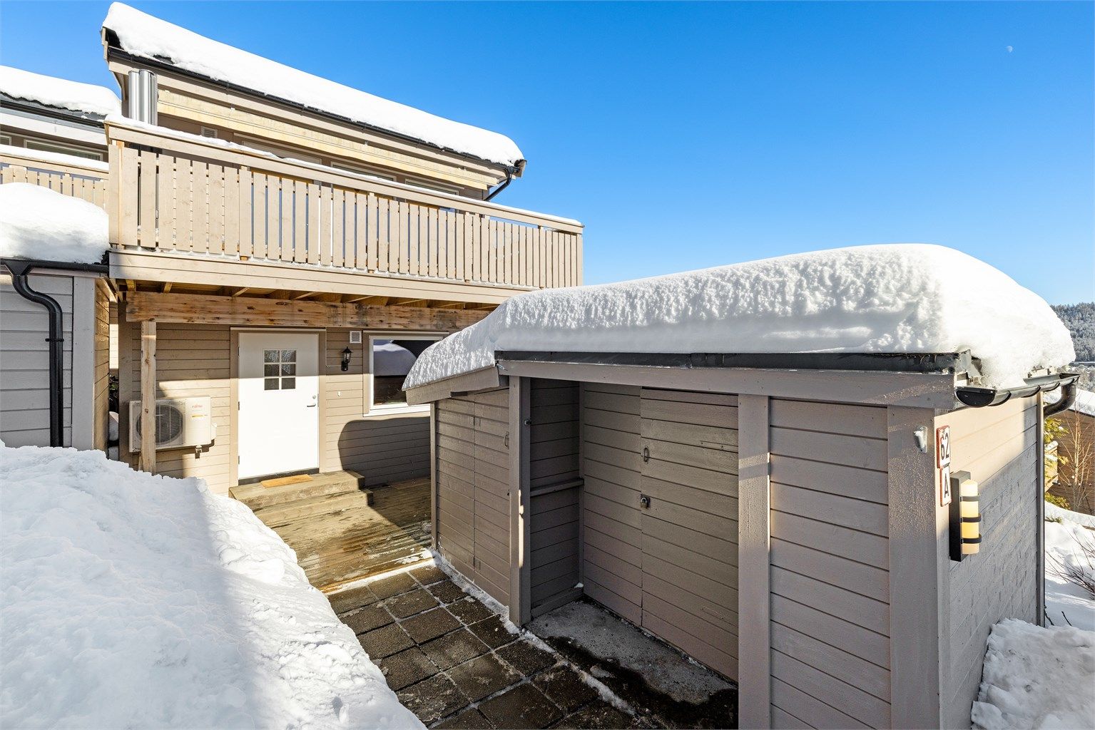 Fasade - boden er frittstående. 