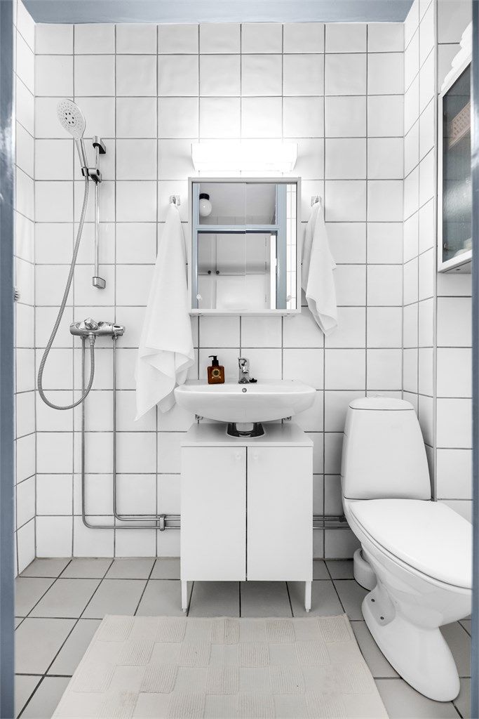 Pent bad med varmekabler.