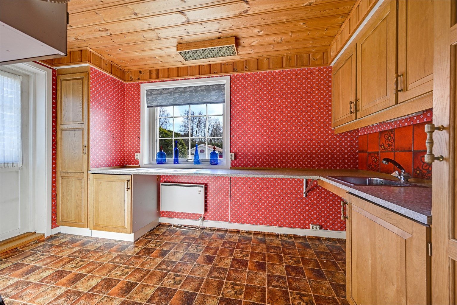 Vaskerommet har egen bi-inngang, noe som er praktisk i hverdagen.