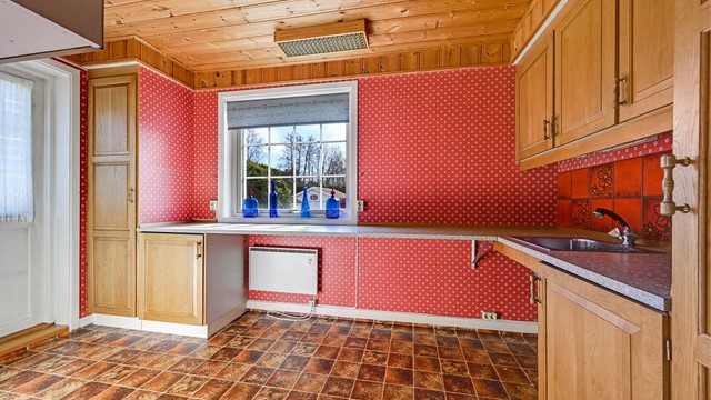 Vaskerommet har egen bi-inngang, noe som er praktisk i hverdagen.