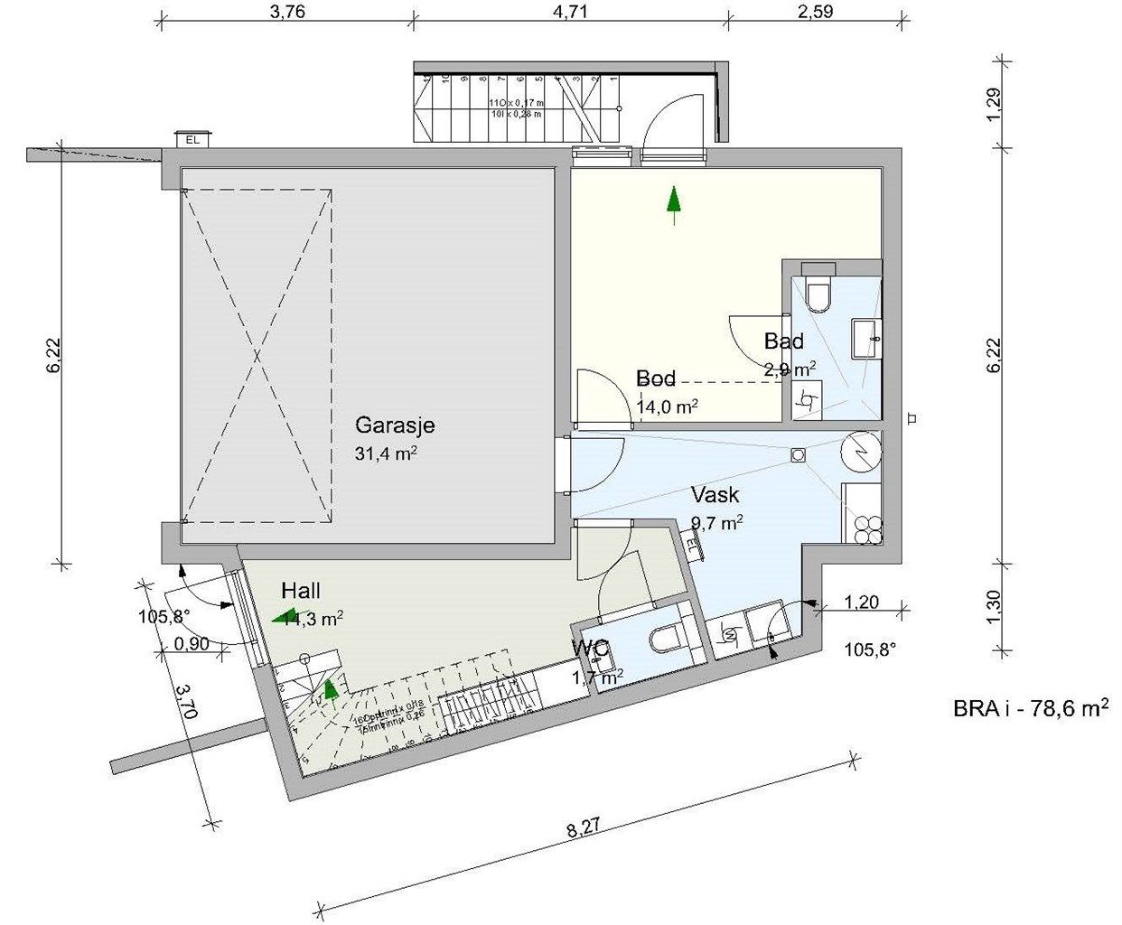 Underetasjen er et praktisk plan med hall, bad, separat toalett, vaskerom og direkte inngang fra garasjen.