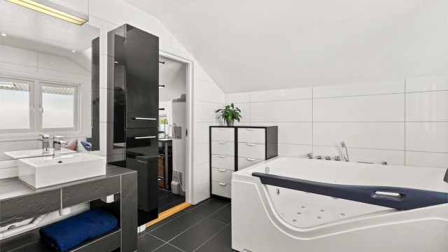 Vaskerommet ligger i praktisk tilknytning til badet