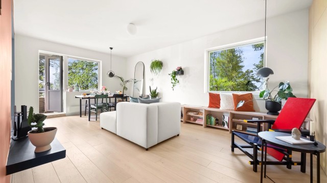 Attraktiv 3-romsleilighet med balkong, totalrenovert i 2021 av et arkitekt-og interiørdesignstudio. Foto: Martine Eren Jacobsen /iSnitt