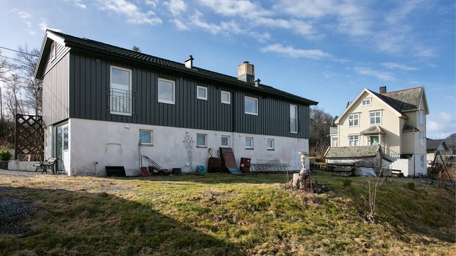 Fasade og hage mot nord