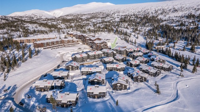 Områdebilde Landsbyen og hotellet. Leiligheten befinner seg i hus Y, 3. etasje.