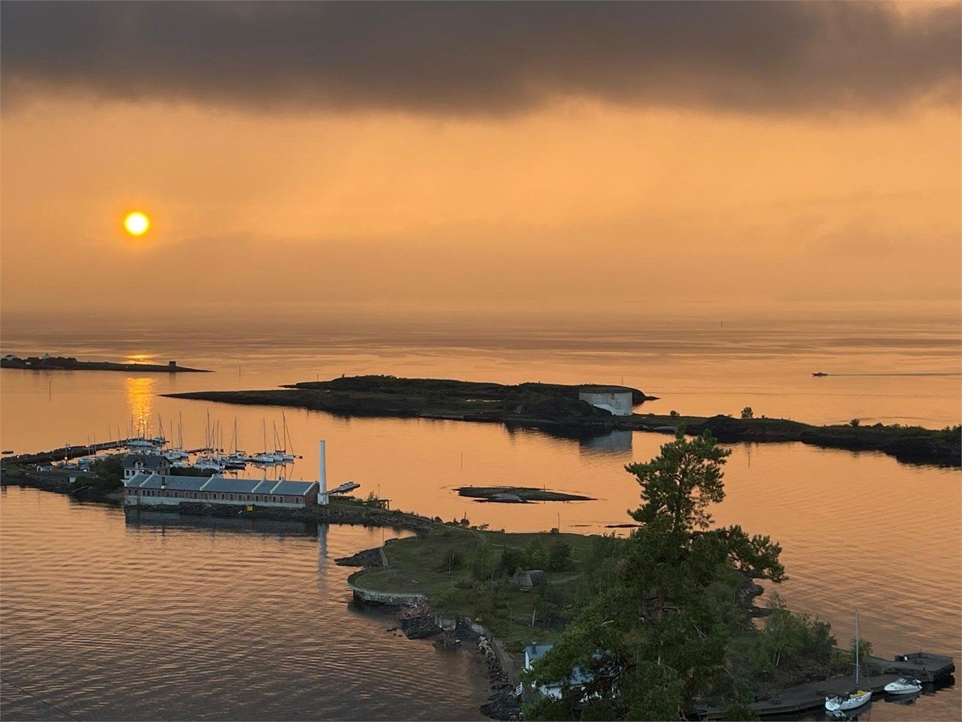 Selv med litt dis over sjøen er dette et vakkert skue (selgers private bilde)