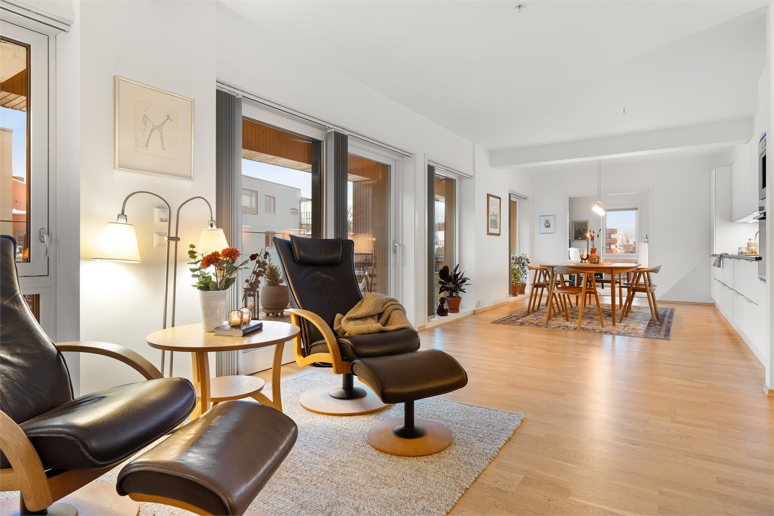 Stue- og kjøkkenarealet måler til sammen romslige 44 kvm. 