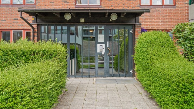 Felles inngangsparti. Bygget har heis med tilgang til alle etasjer.