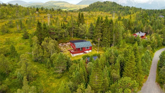 Hytta ligger rolig og fint til uten innsyn, perfekt for å koble av fra hverdagen